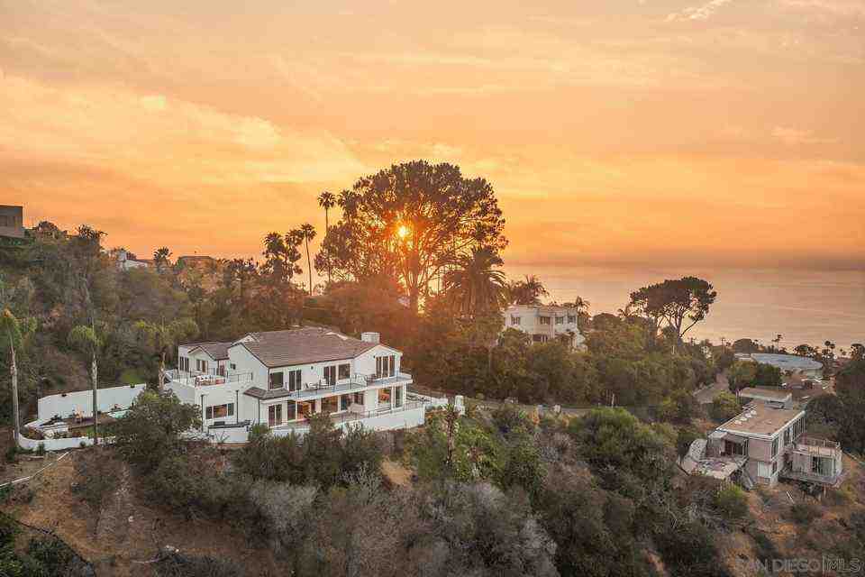 What will house prices do in 2022?